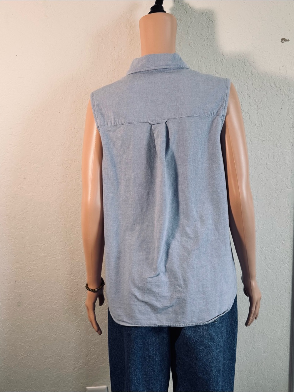 Karen Scott Light Blue Sleeveless Button-Down Shirt - Picture 2 of 6